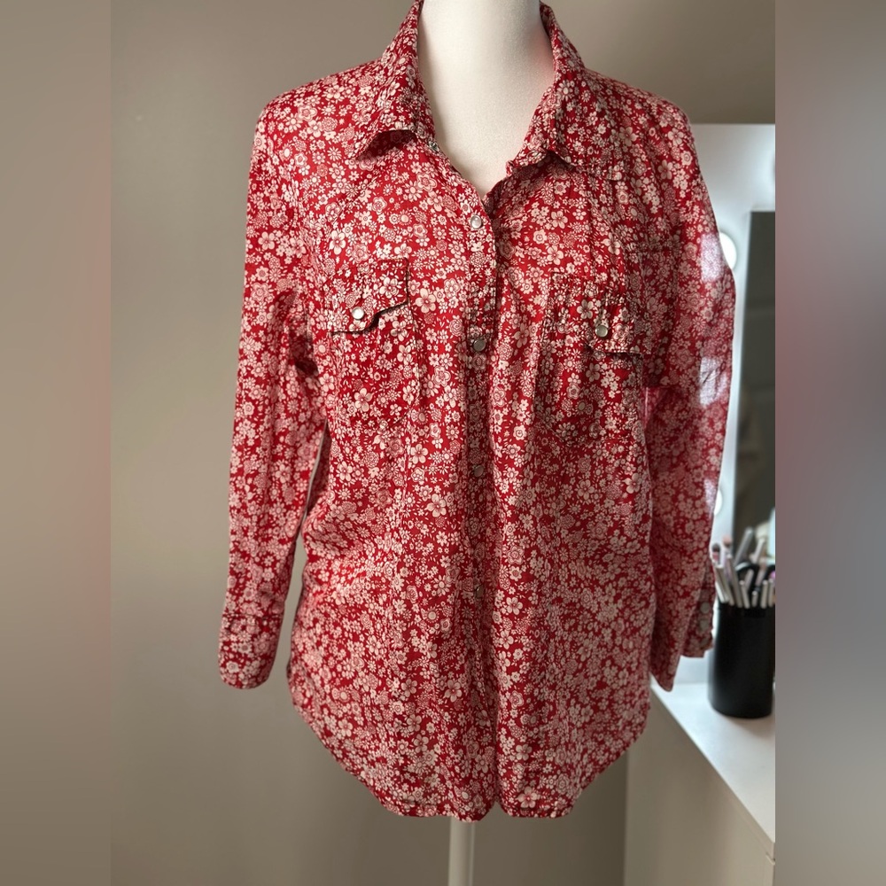 Gently Used Vintage-Inspired Old Navy Red Floral Blouse (XL) no visible defects